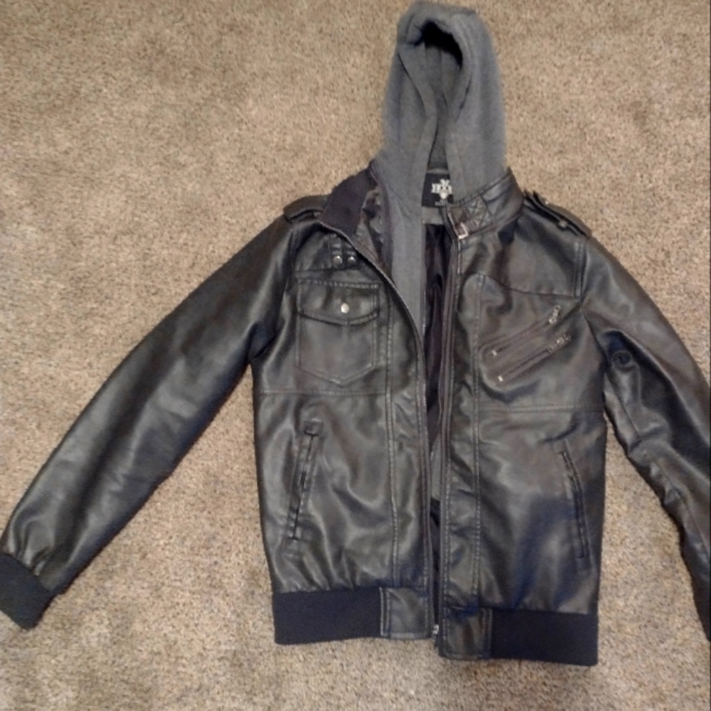 Men's leather bomber jacket